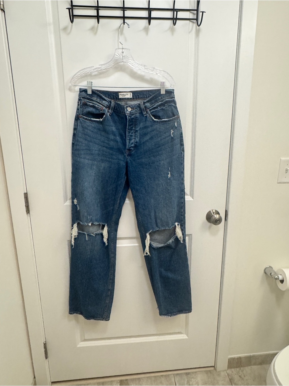 Abercrombie & Fitch The ’90s Baggy Low Rise Jeans – Size 29 (8R)